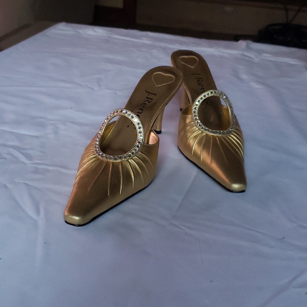Fabulous  3 inch gold mules by J Renee'